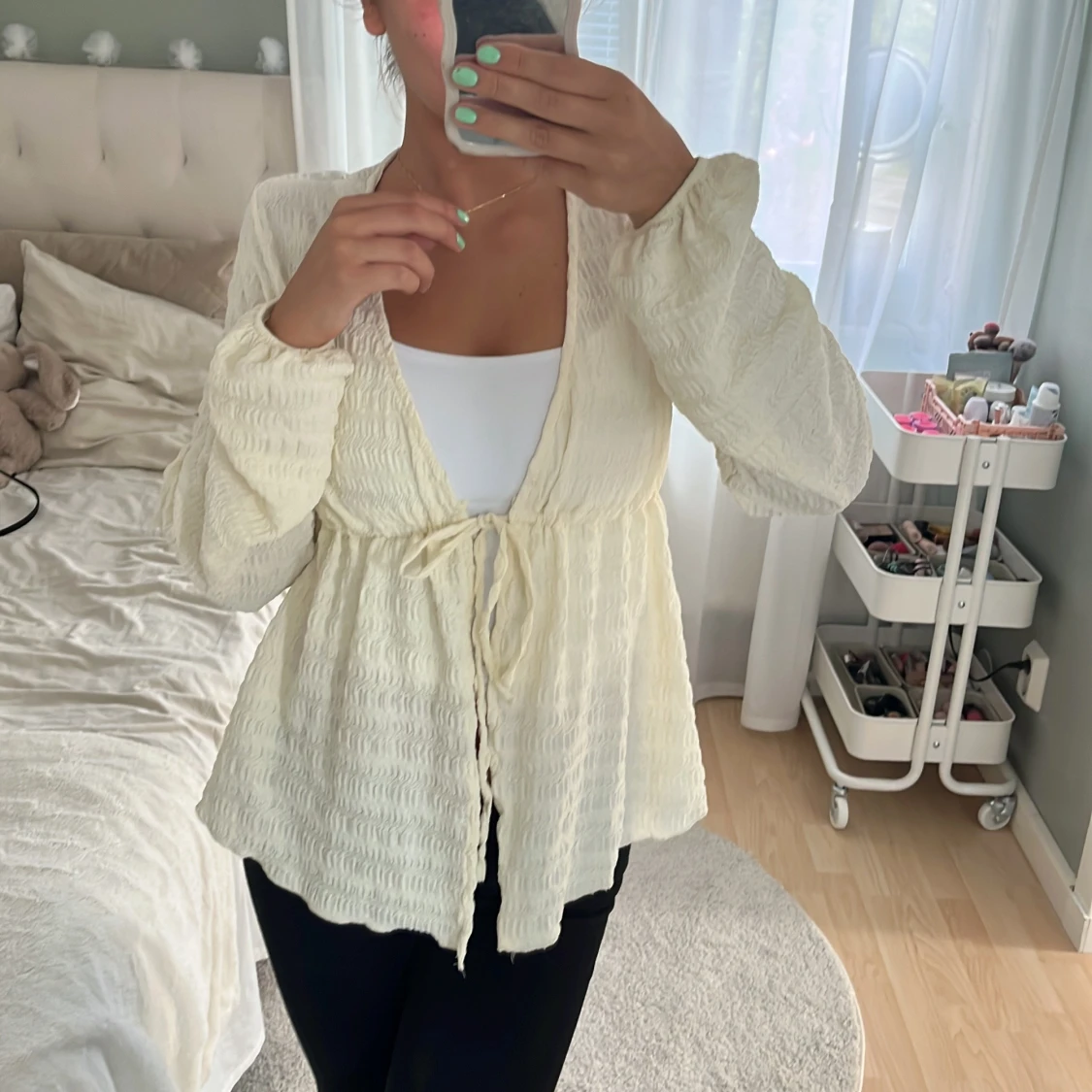 Krämvit omlottkofta med knyt - 1