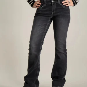 jeans  - gina young grå chunky low flare jeans - tjej. för lång för mig beställde fel storlek ja är 164