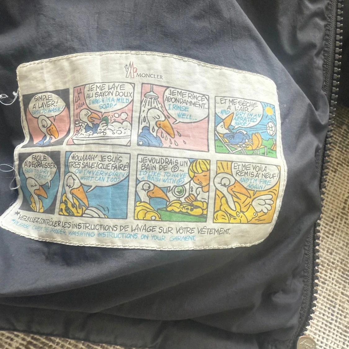 Svart Moncler dunjacka med huva - 4