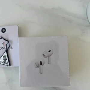 Hörlurar - Helt nya oöppnade 