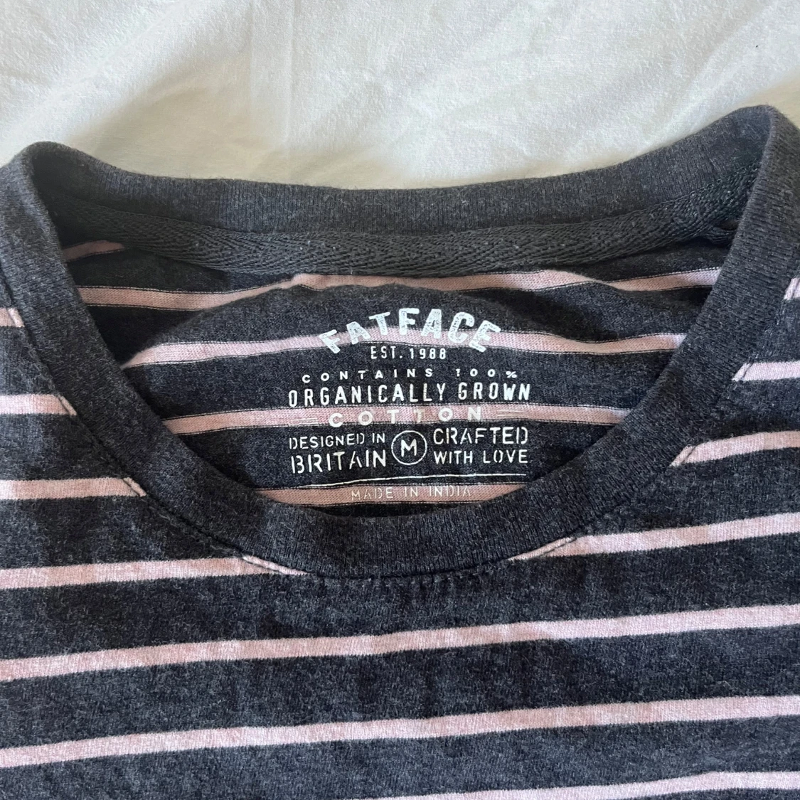 Svart och rosa randig t-shirt FatFace - 2