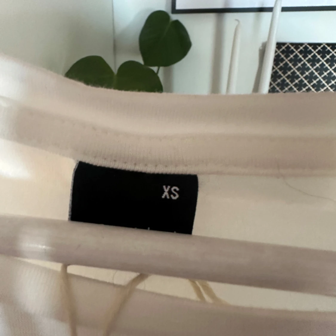 Vit T-shirt från Gina - 2