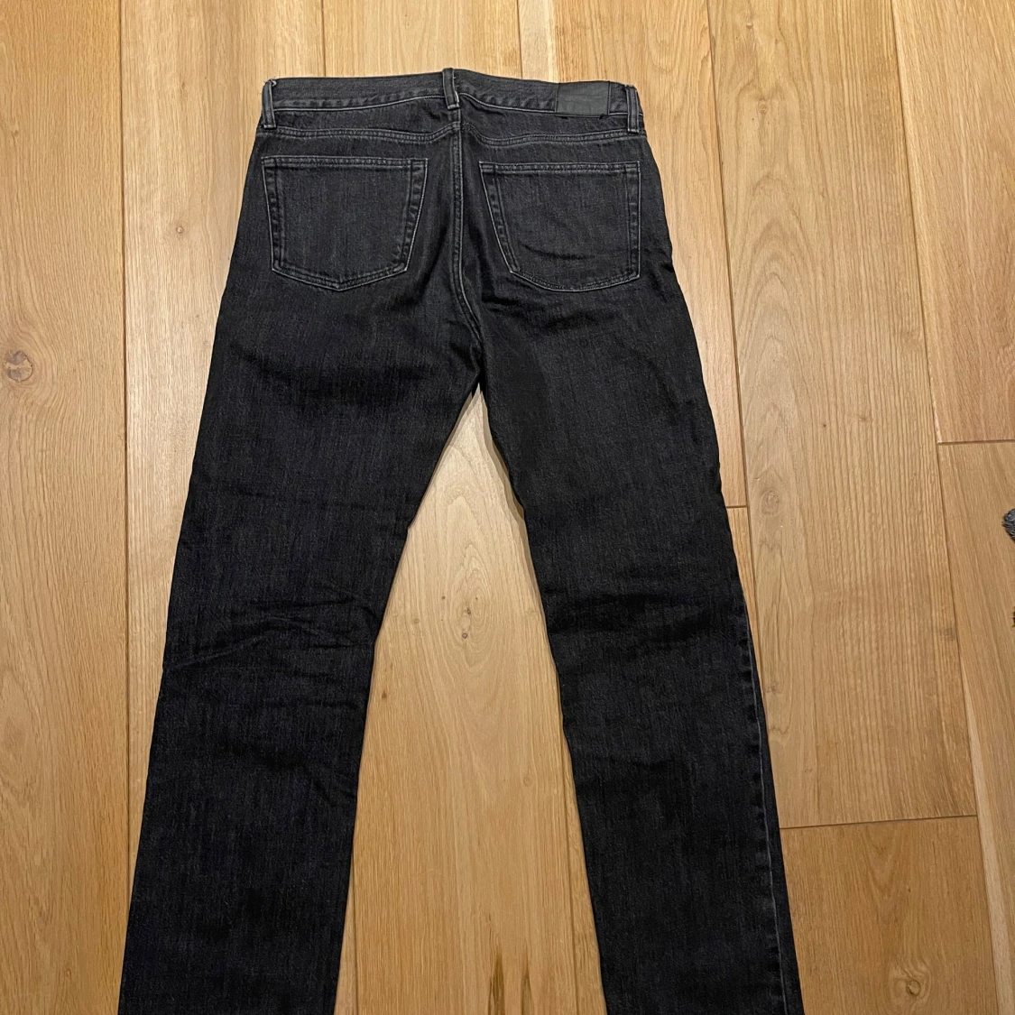 Svarta jeansbyxor med raka ben, W30 L32 - 1