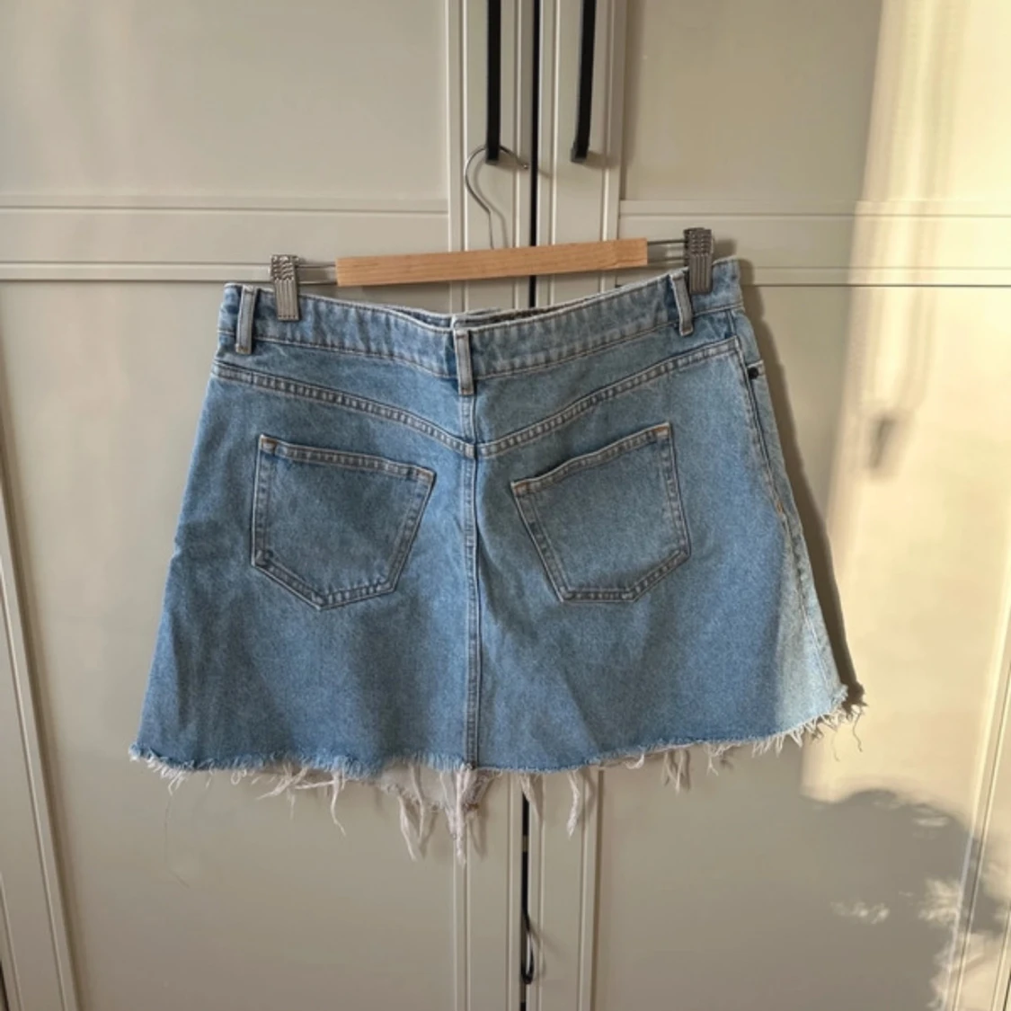 Tvåfärgad jeanskjol från & other stories - 3