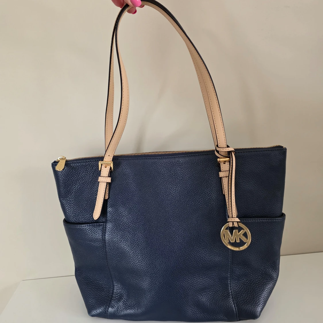 Mörkblå axelväska från Michael Kors