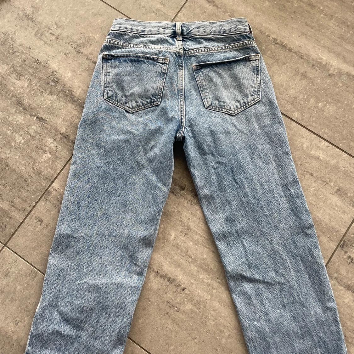 Ljusblå raka jeans  - 1