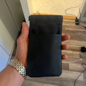 (Byter) - Söker byten. Specs solglasögon med spegelglas