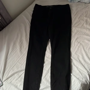 Jeans - Skinny jeans, knappt använda från Never denim