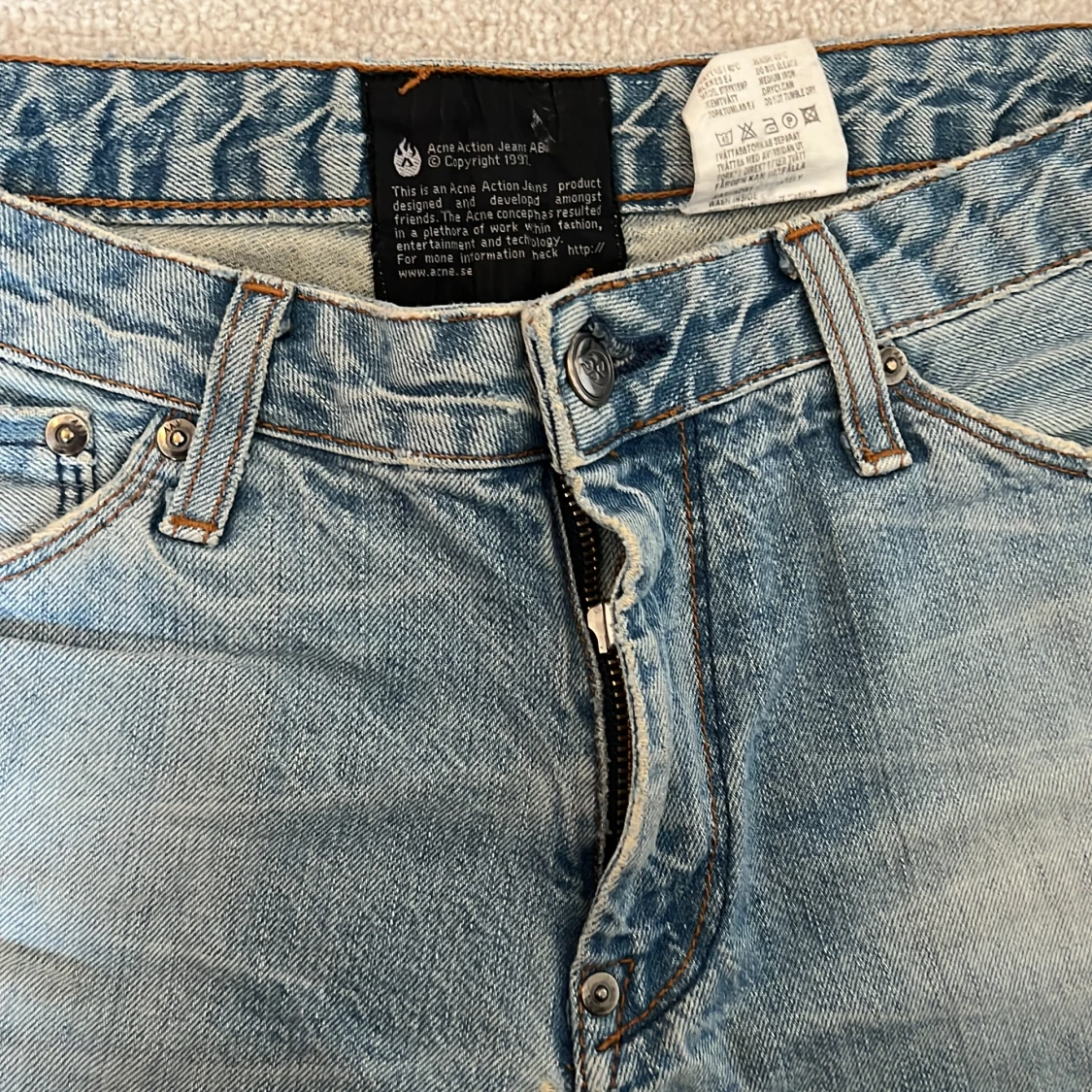 Ljusblå jeansshorts från Acne - 4