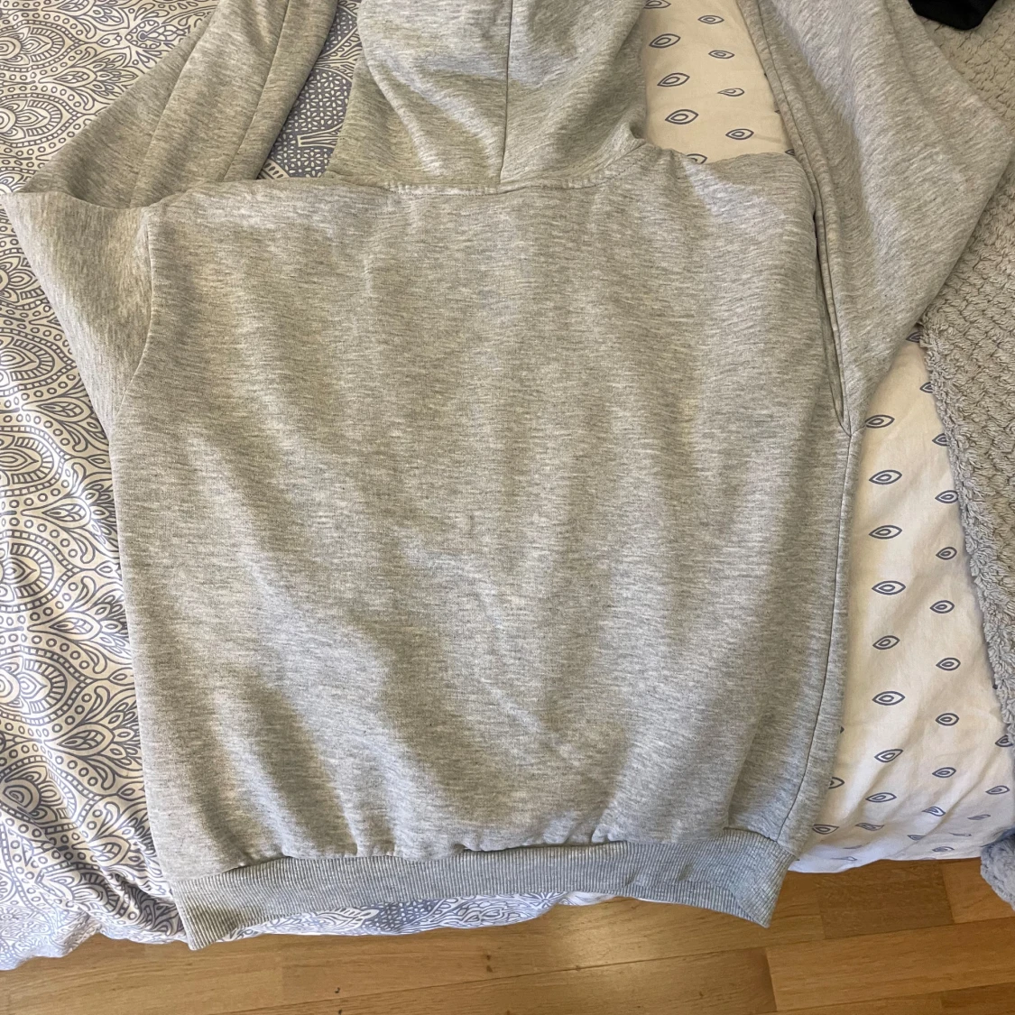 Grå Gina hoodie - 2