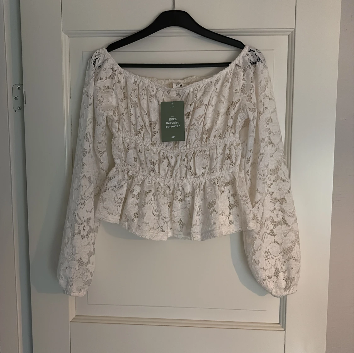 Vit spetsblus med långa ärmar, oanvänd  - 1