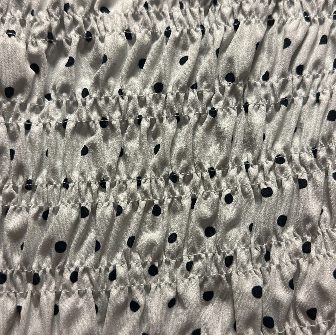 Prickig blus med volang från Gina Tricot💖 - 3