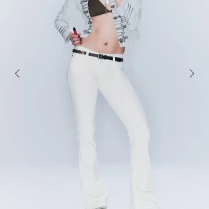 Vita jeans med låg midja weekday - Snygga jeans från weekday med lågmidja