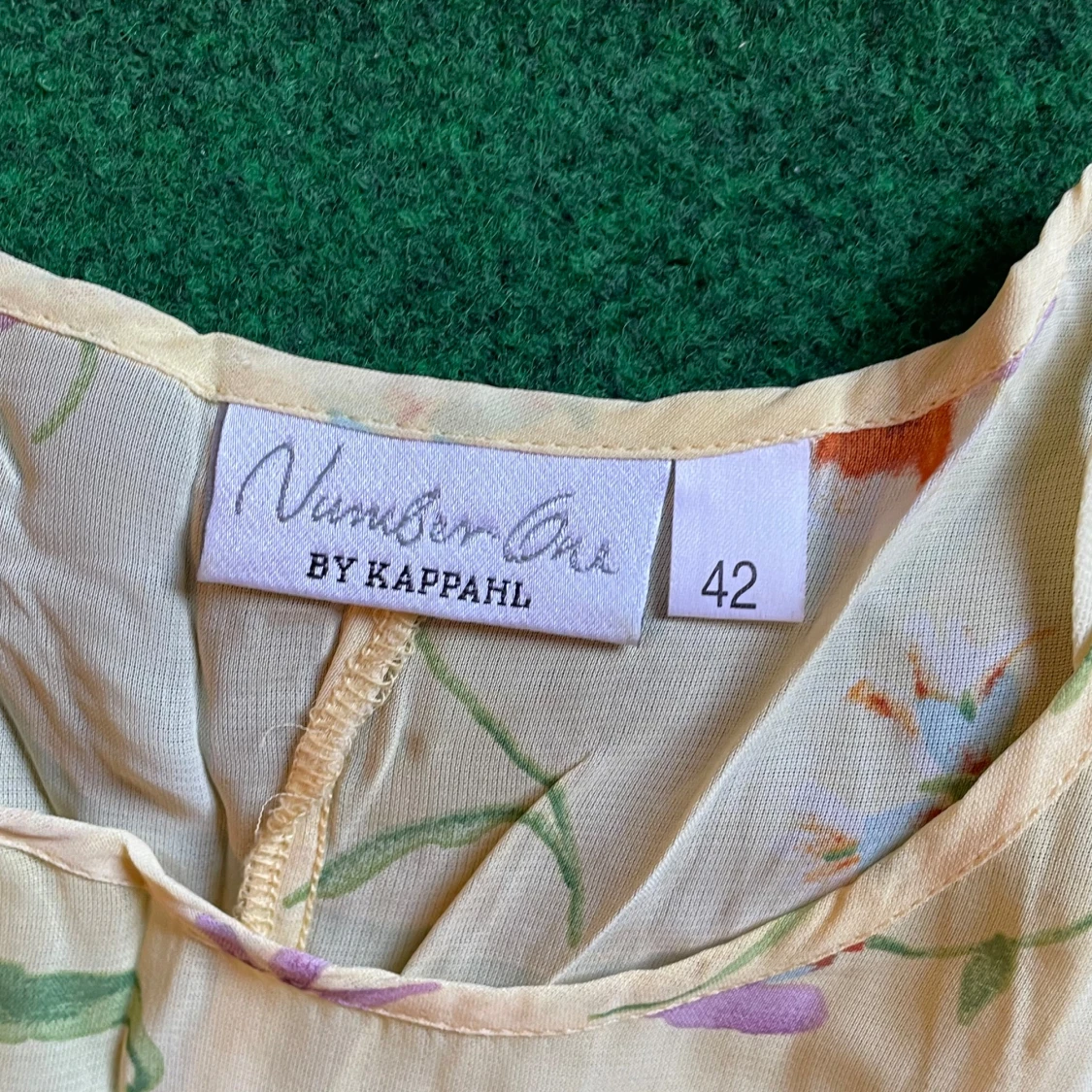 Blommig ärmlös klänning KappAhl  - 1