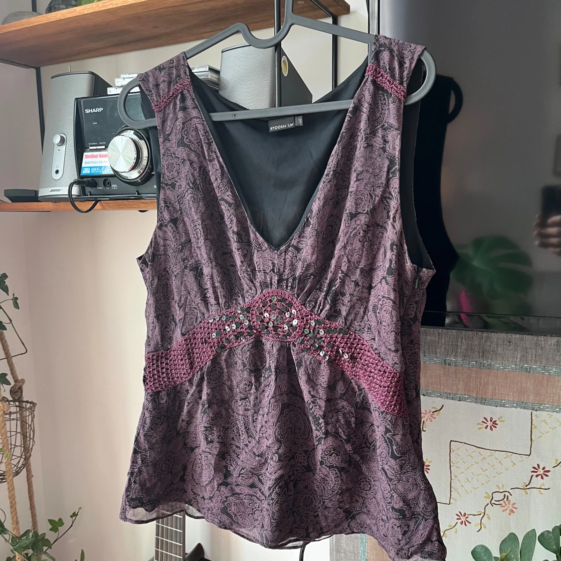 Lila blus med paljettdetalj från Stockh LM - 3