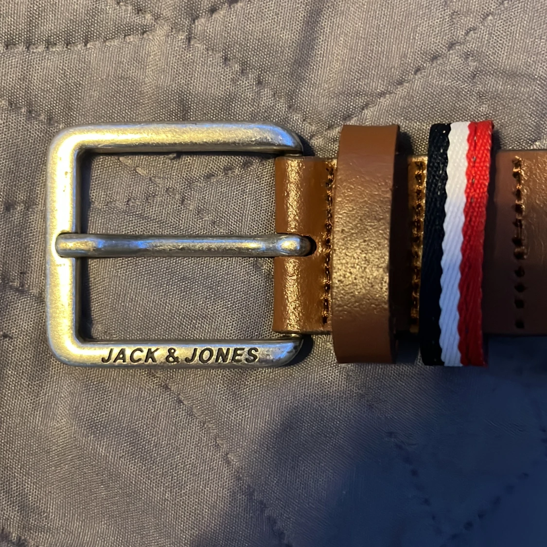Brunt skärp från Jack & Jones - 1