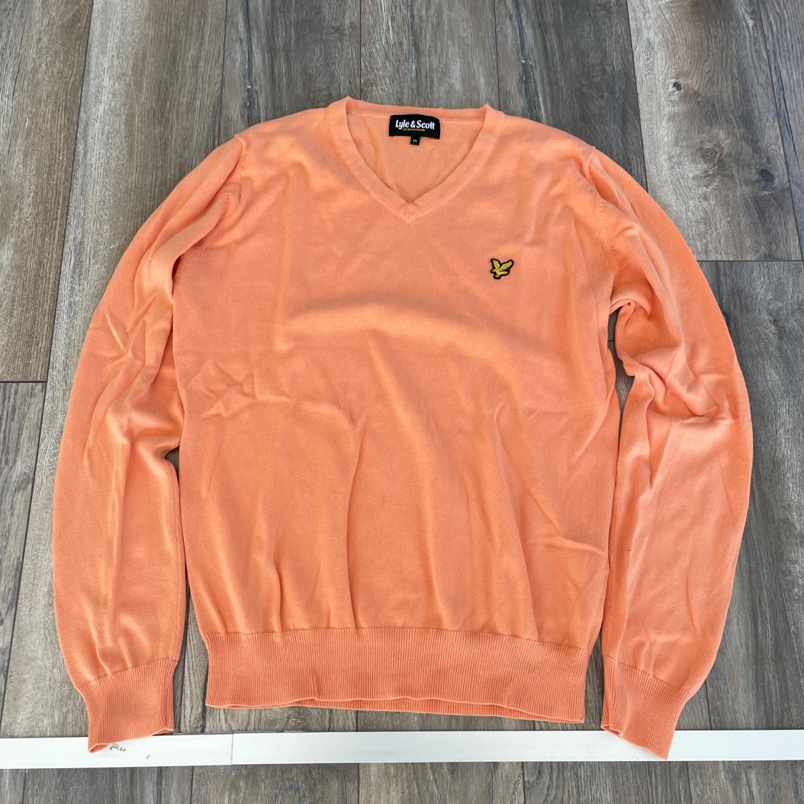 Orange v-ringad tröja från Lyle & Scott - 1