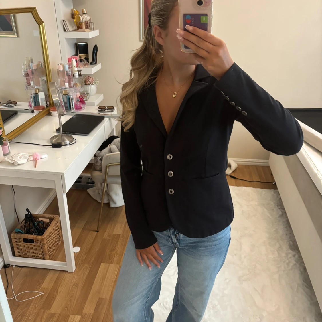 Svart kavaj med silverknappar - 1