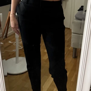  Högmidjade kostymbyxor från H&M  - Endast testade, säljer eftersom de har inte kommit till användning.