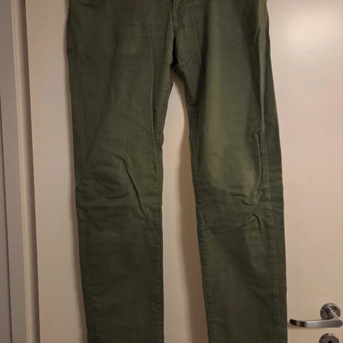 Olivgröna byxor från Dobber
