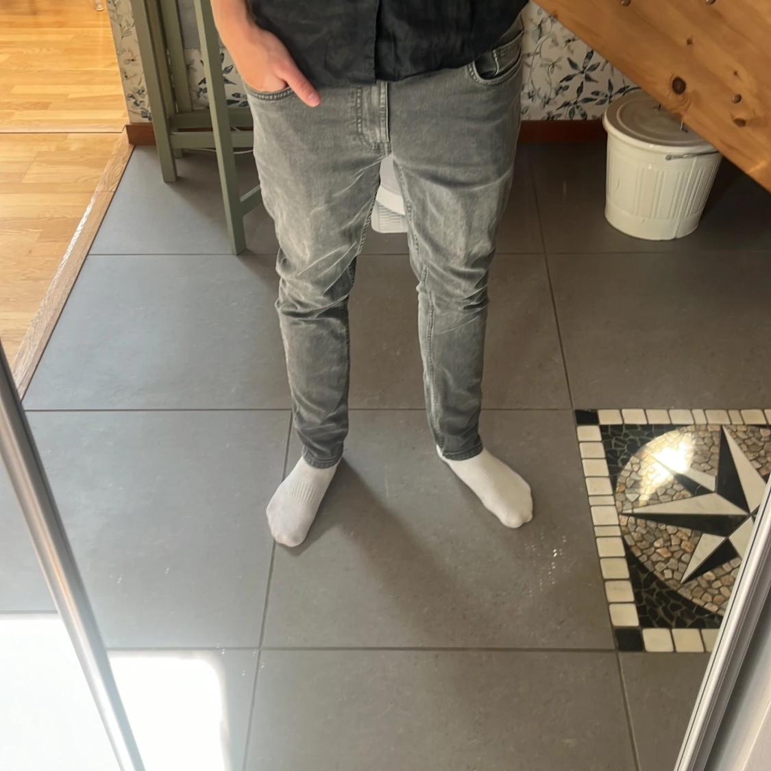 Grå skinny jeans från Pier One