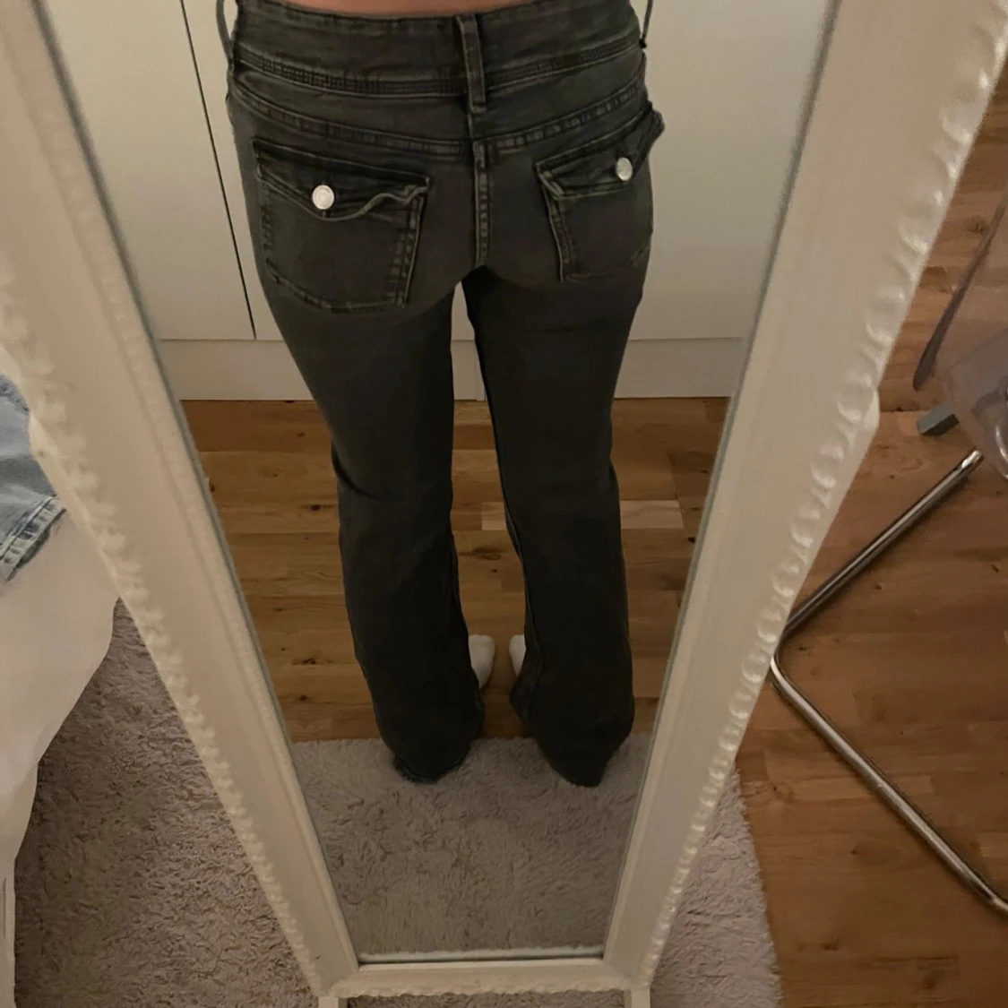 Mörk gråa bootcut jeans - 90