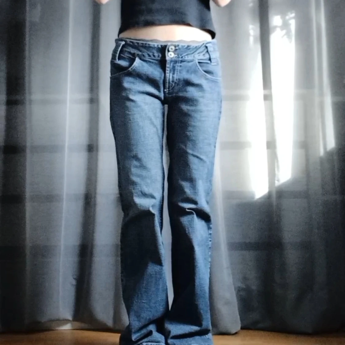 Blå bootcutjeans - 1