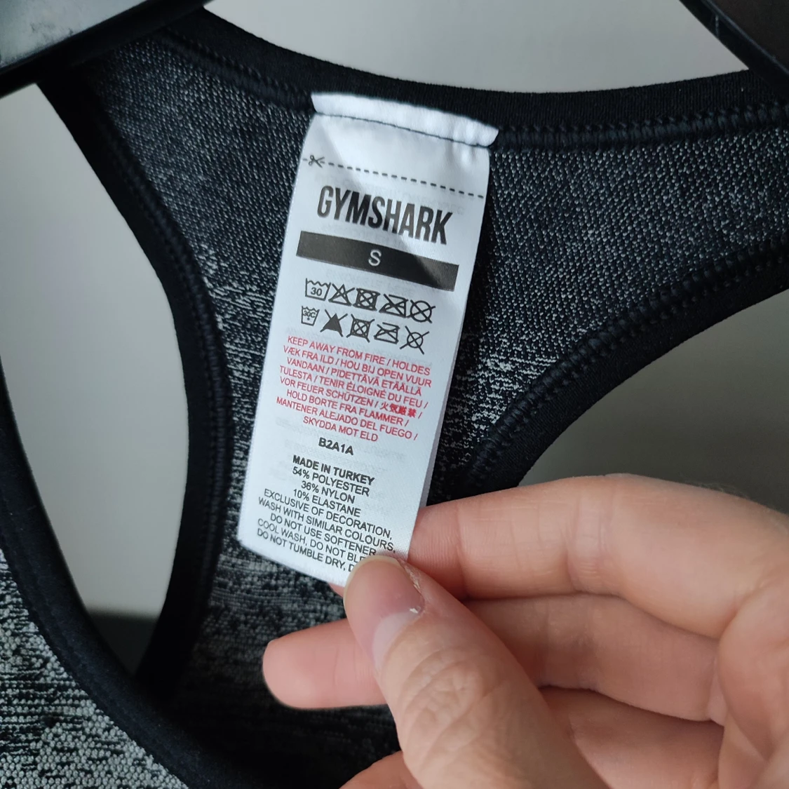 Mönstrad sportbh från Gymshark i storlek S - 4