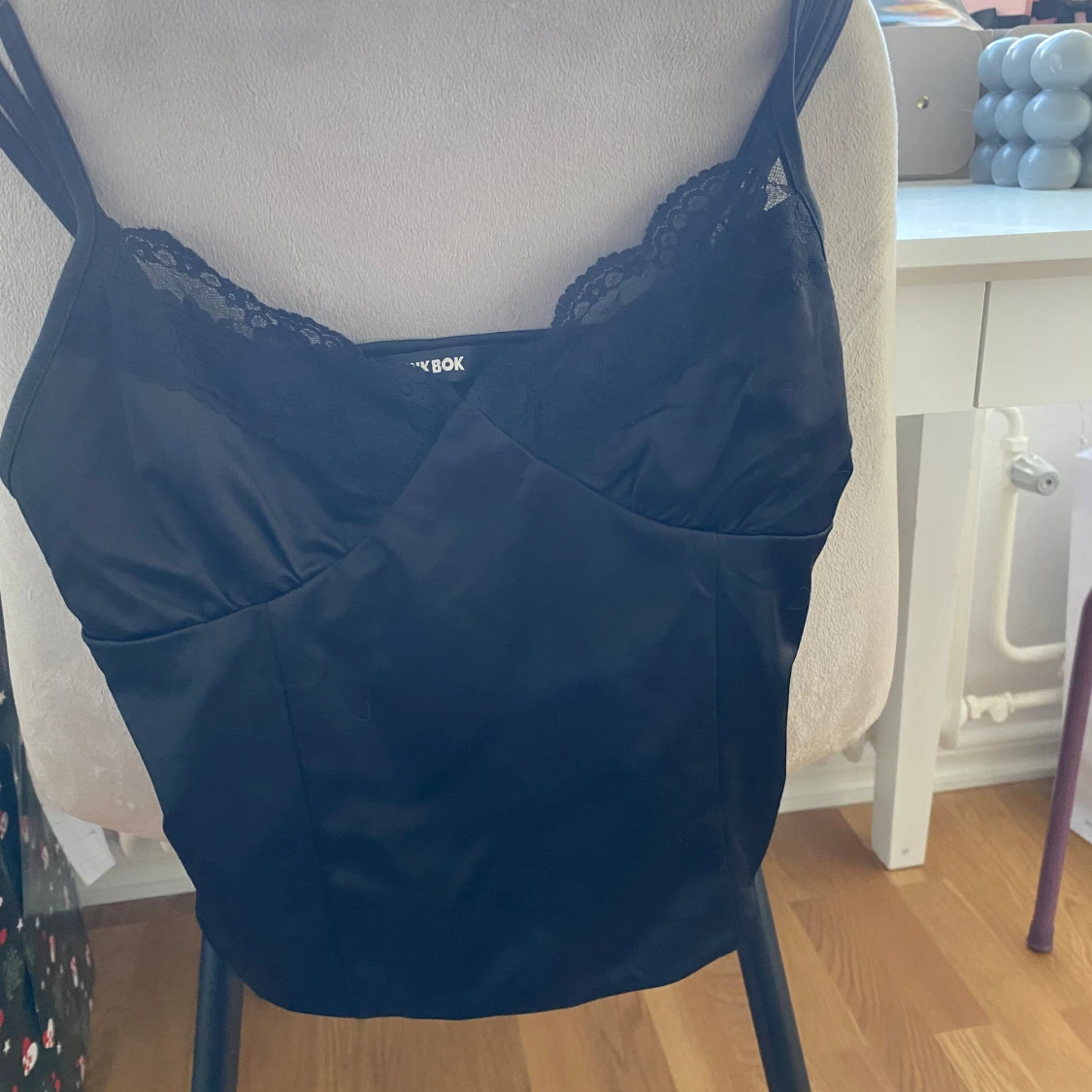 Svart linne från Bik Bok - 1