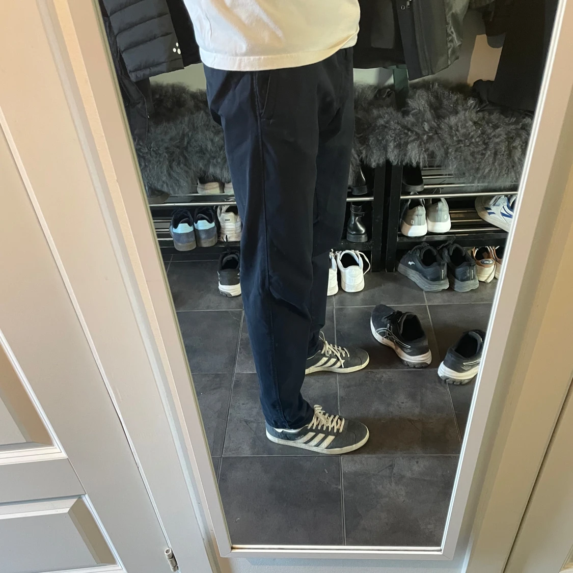 Mörkblå chinos från Massimo Dutti - 4