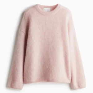 Rosa mohair tröja  - Säljer min superfina mohair tröja från H&M, som är helt slutsåld. 💓💓💓💓