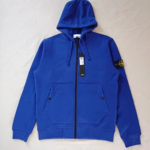 STONE ISLAND HOODIE BLÅ - NYTT SKICK PASSAR INTE LIGGER BARA HEMMA SIZE S 