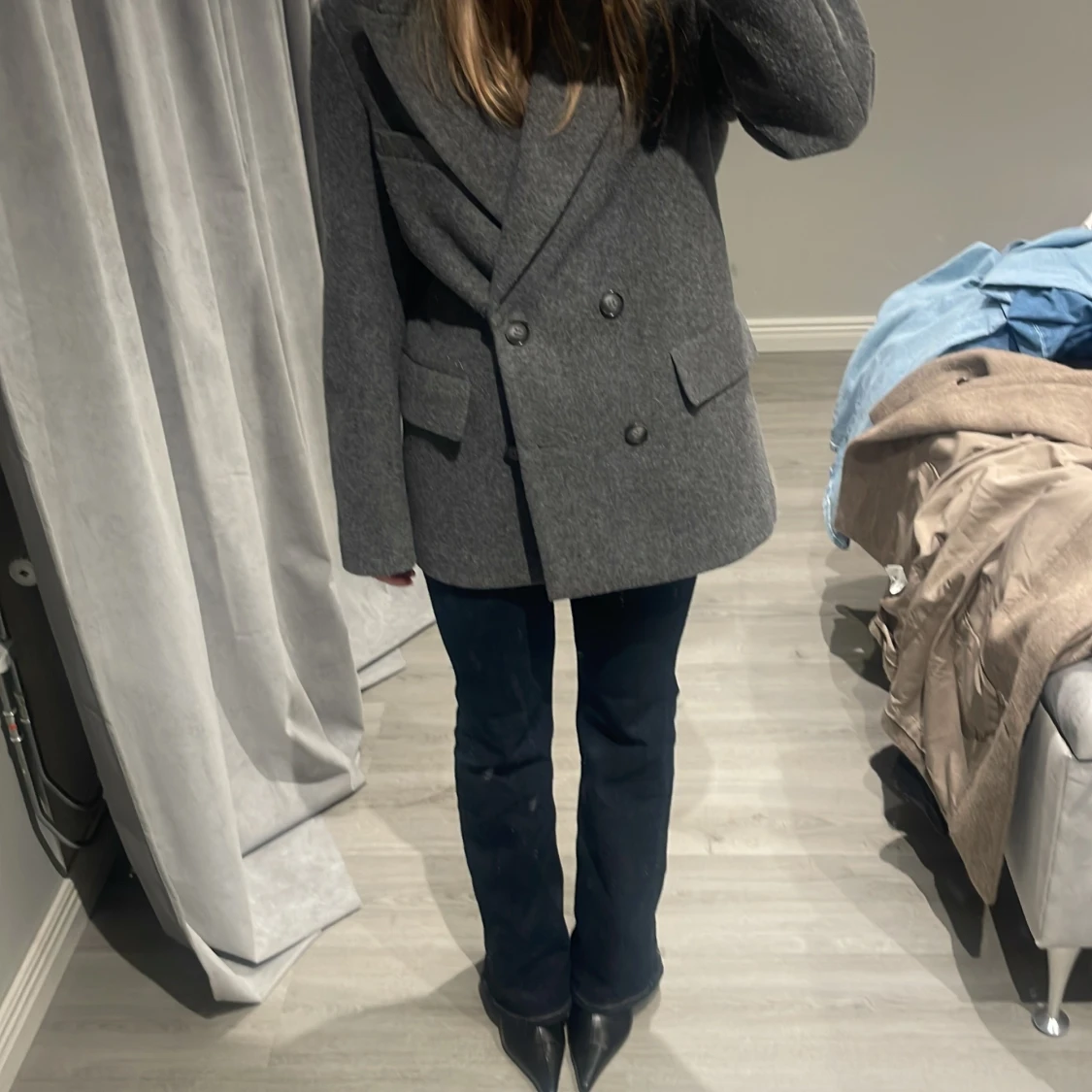 Grå kavaj från Gina Tricot