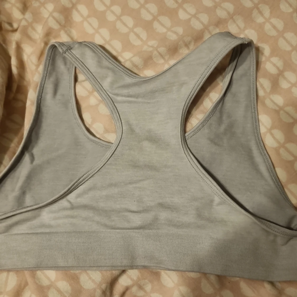 Grå sporttopp från Lindex - 1