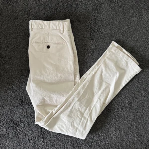 Vita chinos John Henric - Vit chinos från John Henric Stl 31