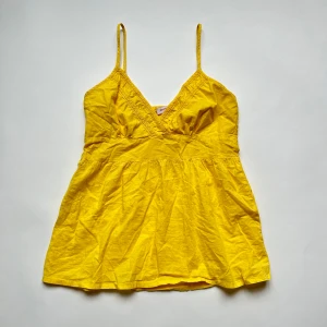 Sommartopp - Sommartopp från Esprit. Så fin till sommaren😍✨