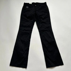 Svarta jeans Americanos - Svarta lågmidjade jeans med prislapp kvar🌸 Så söta. 