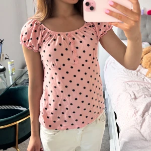 Topp! - Så söt prickig topp!