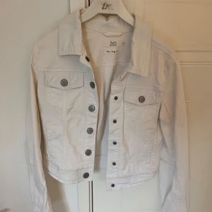 Jeansjacka - Jeansjacka från 365 i storlek S