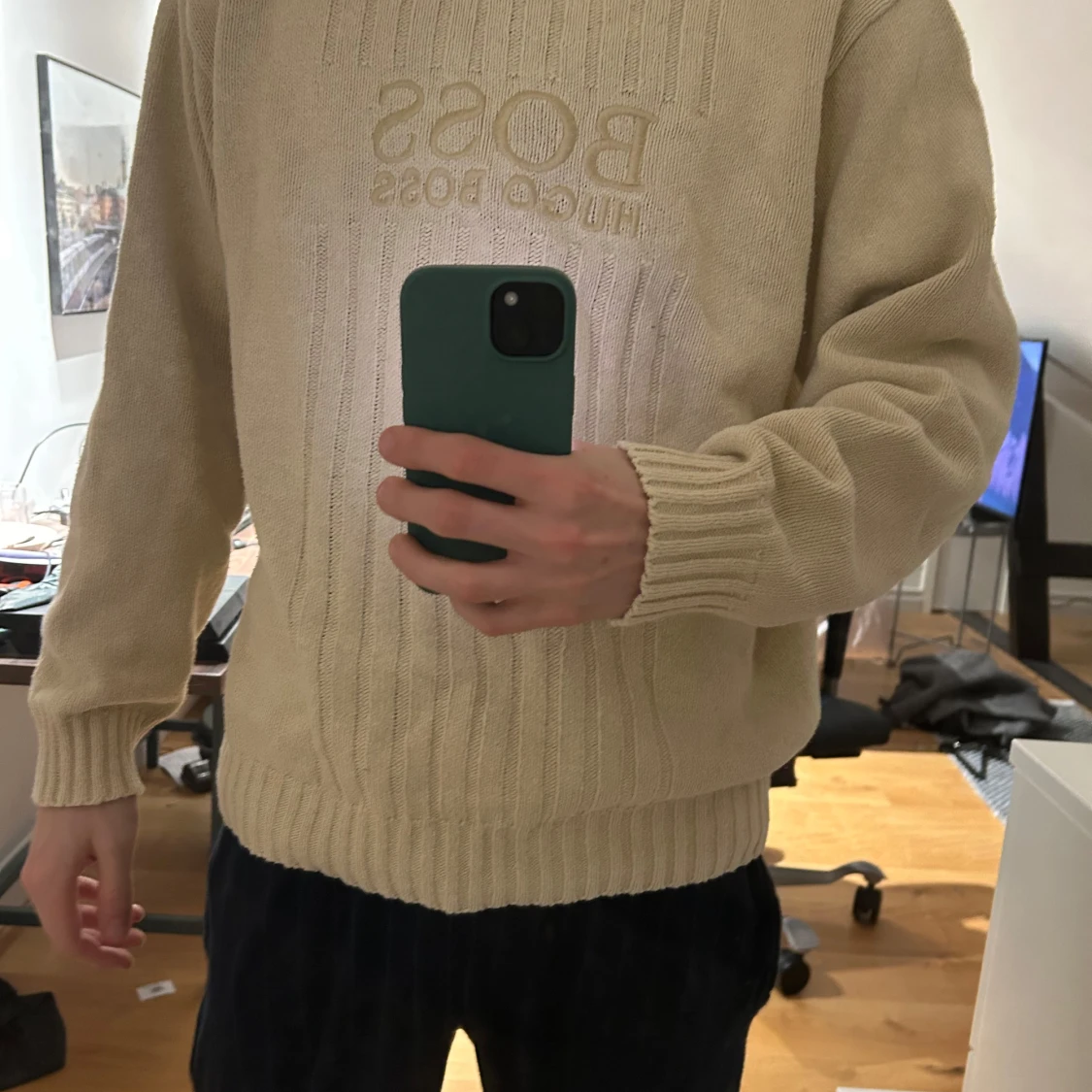 Beige stickad tröja från Hugo Boss