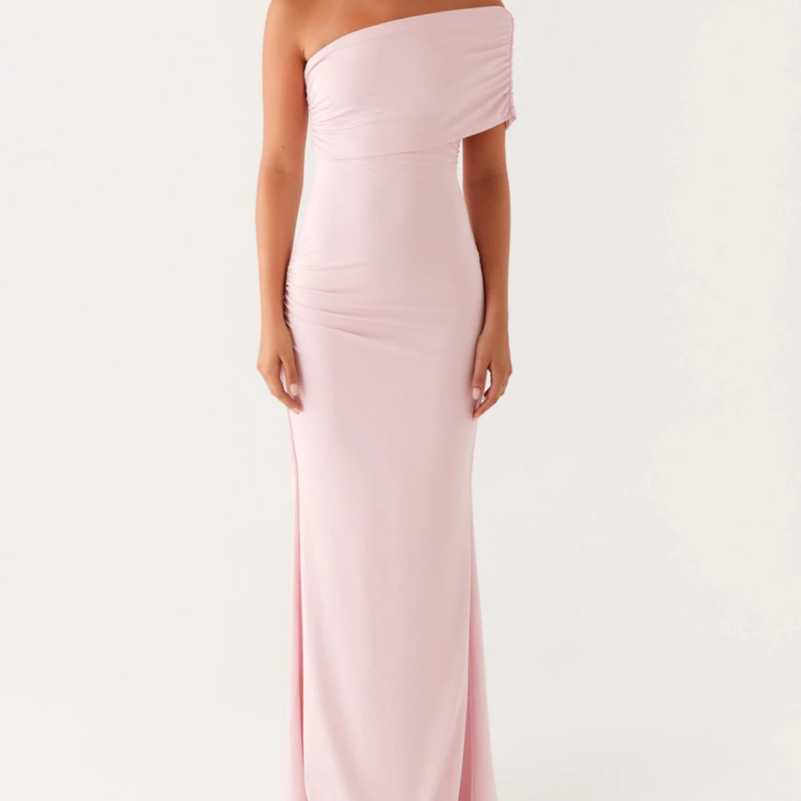 Oanvänd ljusrosa balklänning från Peppermayo