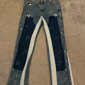 Flare jeans - Säljer ett par Flare jeans i storlek S. Har stått i garderoben mestadels och så de är knappt andvända 