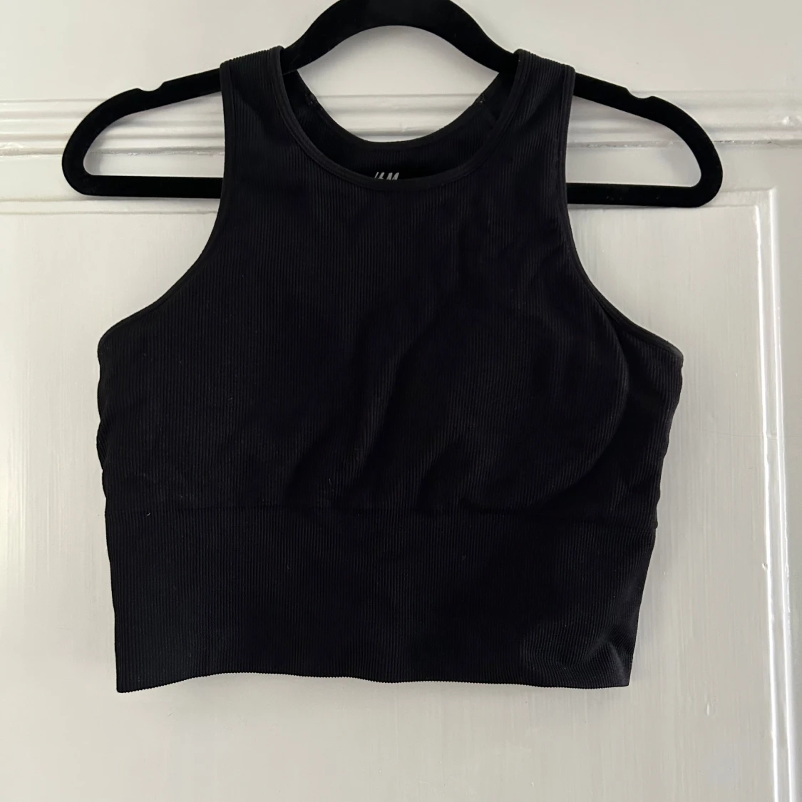 Svart ribbad linnetopp från H&M - 1