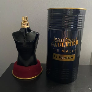 Jean Paul Gaultier Le Male Le Parfum - JPG LE Male LE parfum 125ml fragrance. Bottle is full and kept right. Ask for more details.