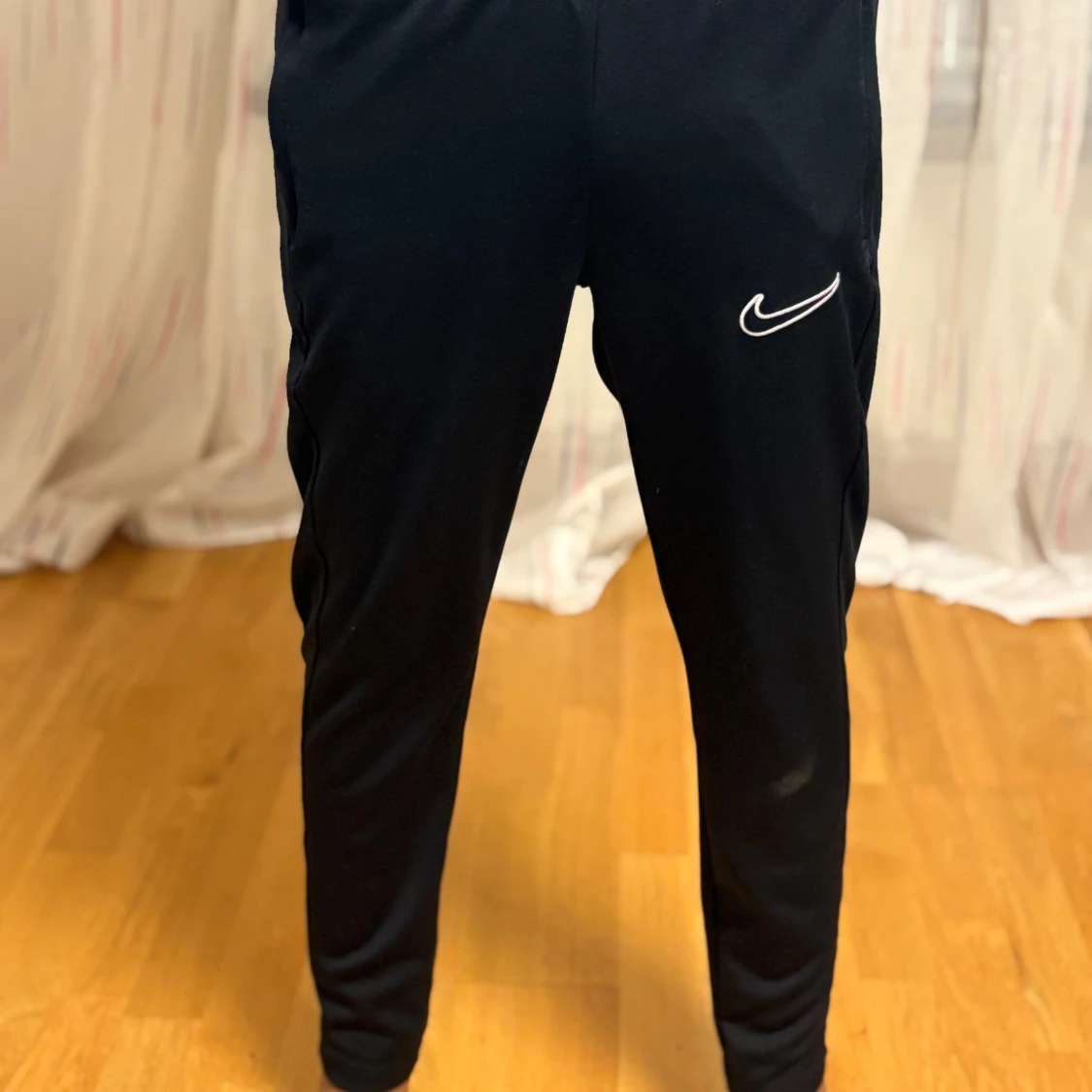 Svarta träningsbyxor från Nike - 1