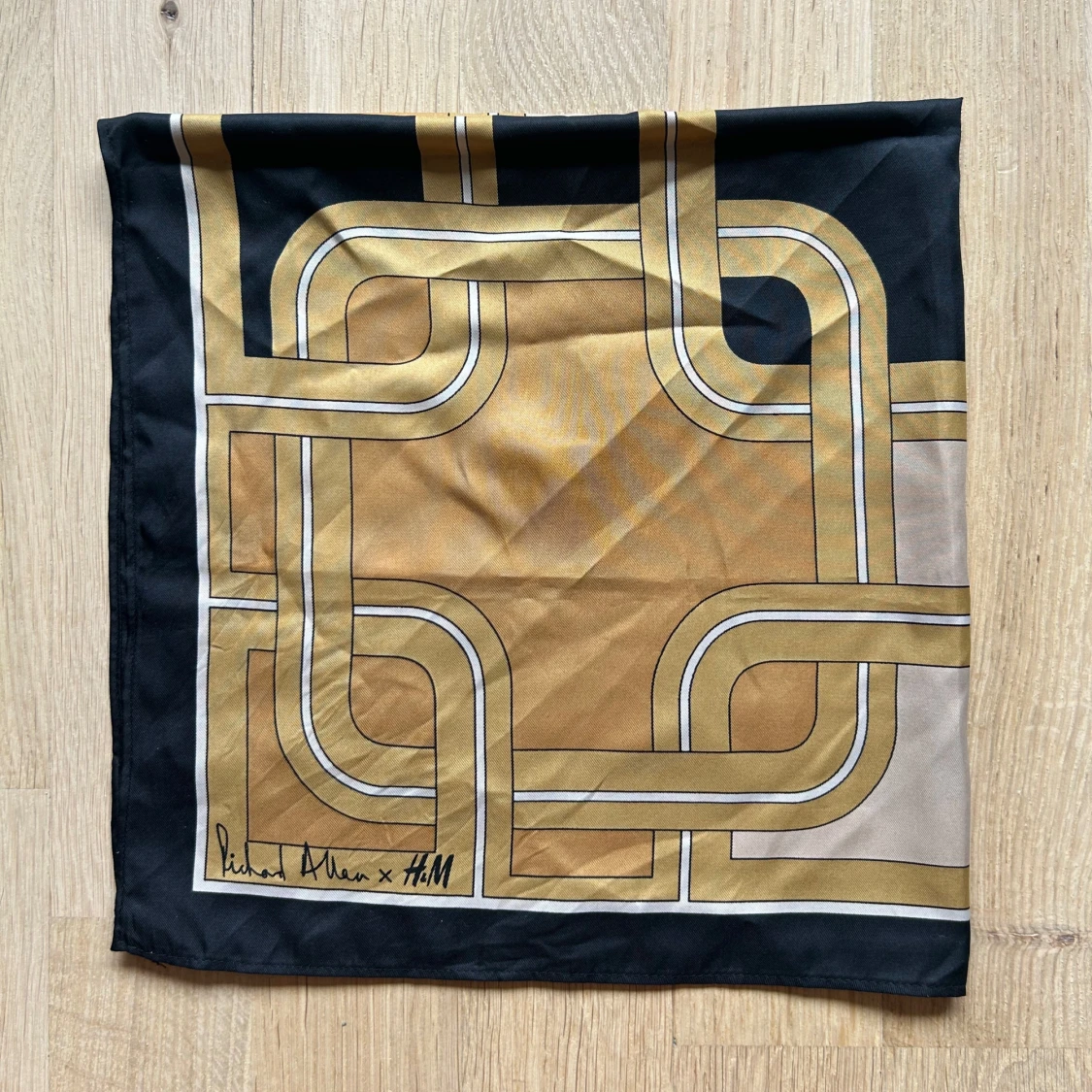 Mönstrad scarf från Richard Allan x H&M - 1