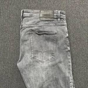 s.Oliver Jeans - Säljer dessa jeans från s.Oliver i storlek 32/32. Kontakta gärna mig vid frågor eller funderingar :)
