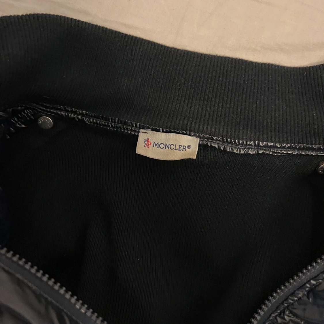 Svart pufferjacka från Moncler - 2