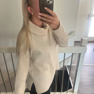 stickad tröja - stickad polo tröja, super fin och jätte skön!!!!