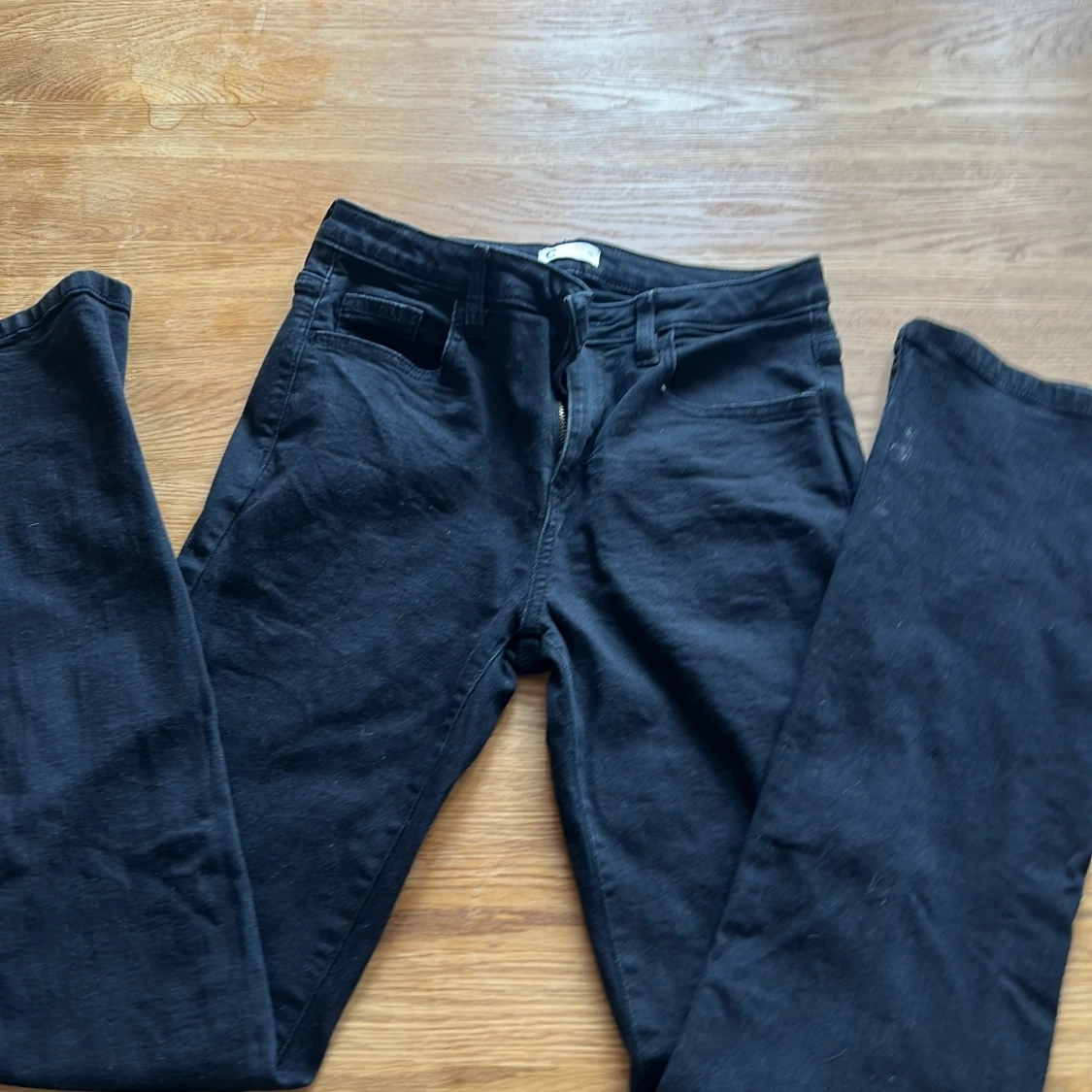 Svarta bootcut jeansbyxor - 3